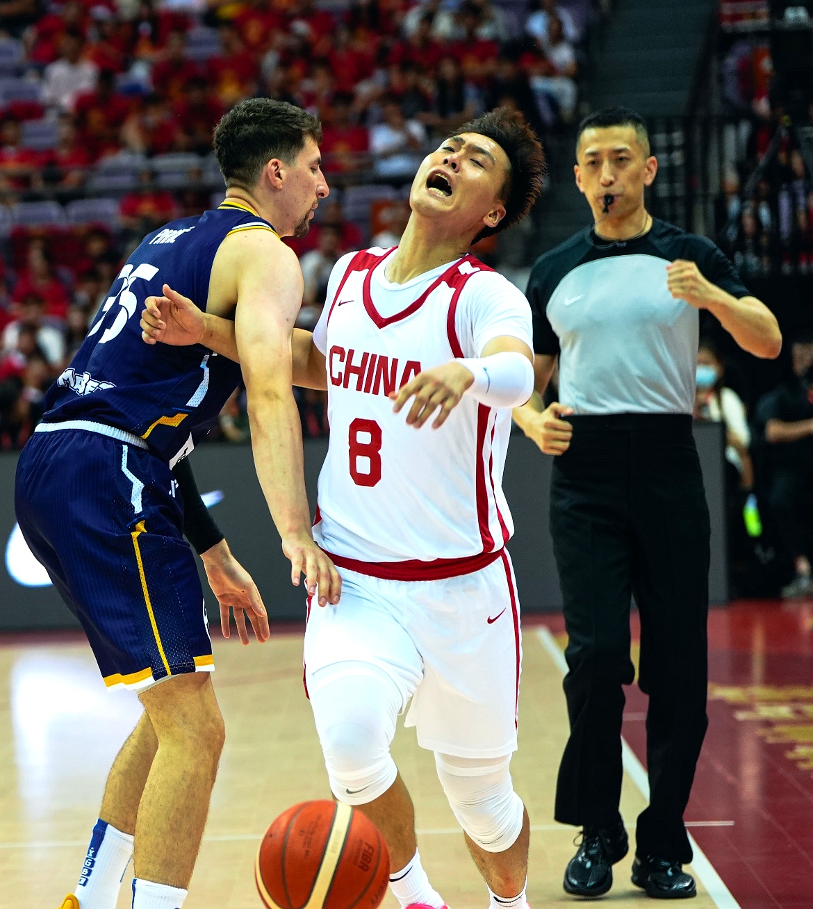 OD体育在线-关于赛后体能课后；芝加哥公牛远射贴柱备战CBA常规赛；媒体盛赞；高层口径保持一致的信息